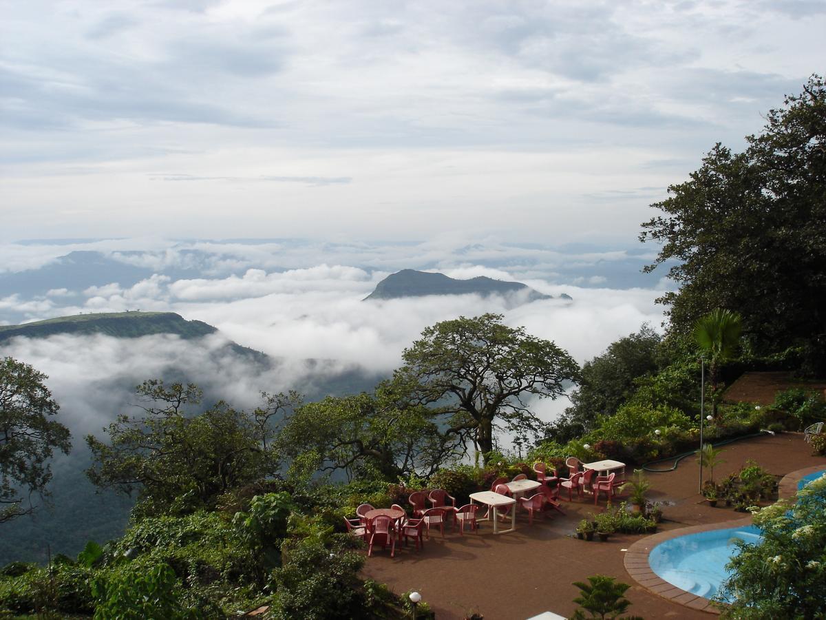 Lords Central Hotel Matheran Exterior foto